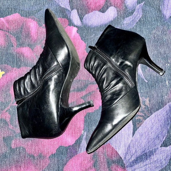 Ciao Bella Black Leather Booties. Sz 9.5. - Picture 1 of 5